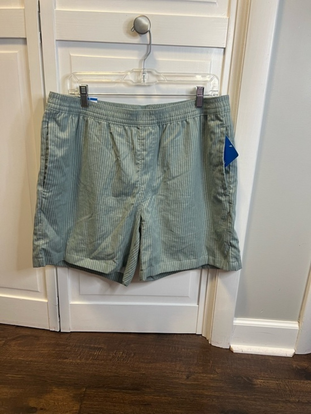 NWT Columbia Men’s Linen Blend 6” Shorts Size Large Color Green Striped
